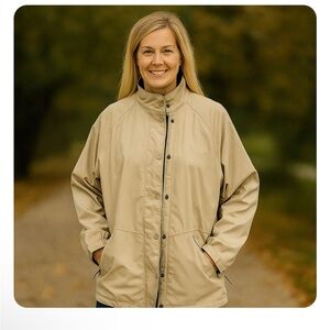 FootJoy DryJoys Tan Rain Jacket Women’s Size M Waterproof Golf Windbreaker